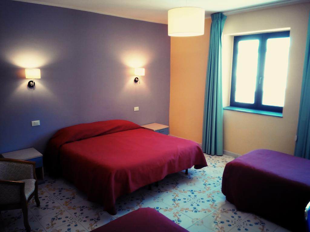 Casantica B&B Turismo Rurale Milazzo Habitación foto